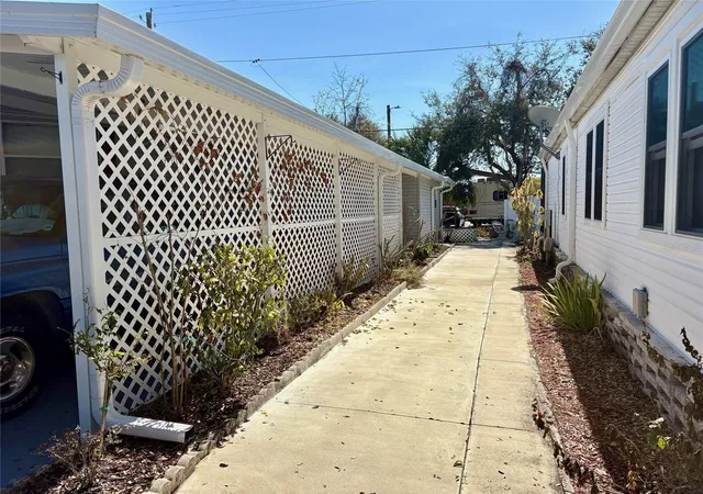 5th image of 6086 Southern Oaks Dr Se, Winter Haven, FL 33884 | MLS# L4959284