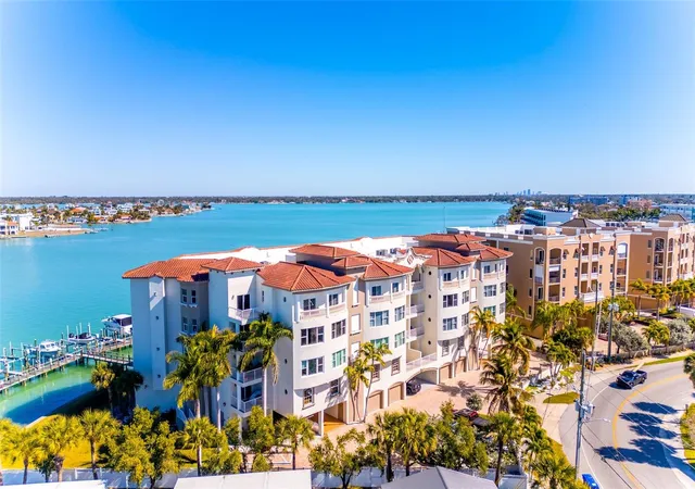 4th image of 220 108Th Ave, Treasure Island, FL 33706