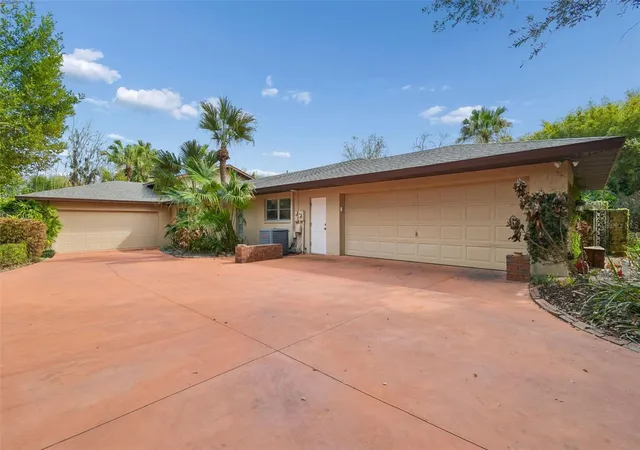 Photo 3 of Single family home for sale at 5324 Woodhaven Ln, Lakeland, FL 33813 | MLS# L4959287 | Listing updated on 2026-06-24