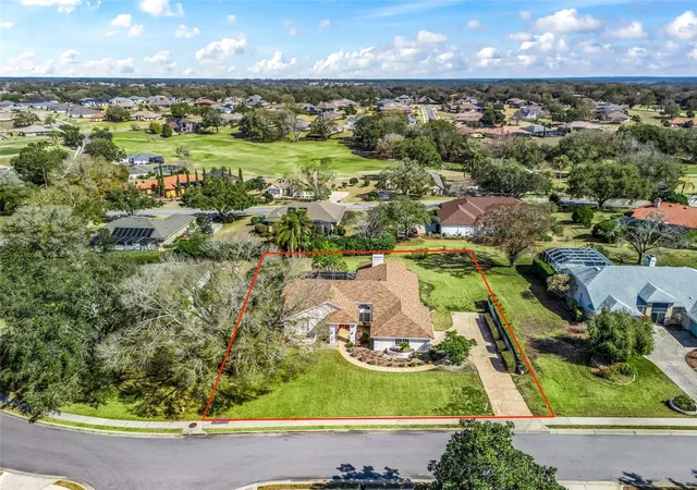 3rd image of 5321 Greens Dr, Lady Lake, FL 32159 | MLS# G5107981