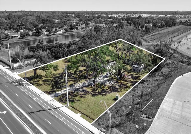 24th image of 2519 Moccasin Wallow Rd, Palmetto, FL 34221 | MLS# A4681930