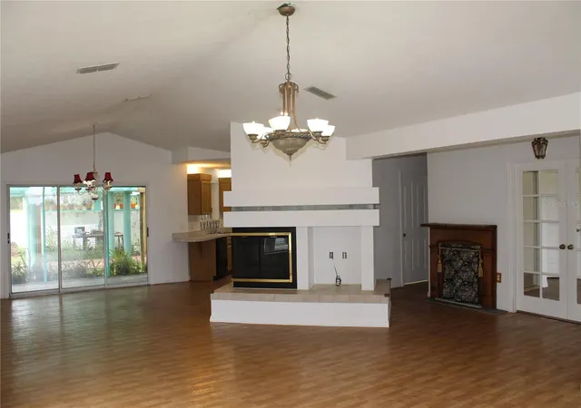 Photo 3 of Single family home for sale at 38901 Ella Dr, Lady Lake, FL 32159 | MLS# G5107984 | Listing updated on 2026-08-02