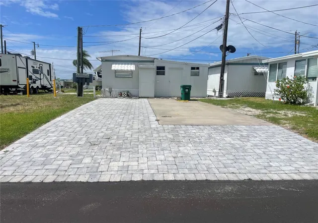 Homes for sale in Palmetto, FL | 47 Illinois St, Palmetto, FL 34221 | MLS# A4681945
