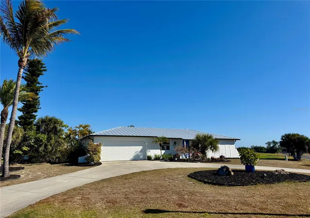 2nd image of 118 Rotonda Cir, Rotonda West, FL 33947 | MLS# D6146103