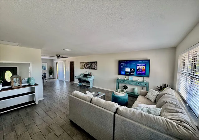 4th image of 118 Rotonda Cir, Rotonda West, FL 33947 | MLS# D6146103