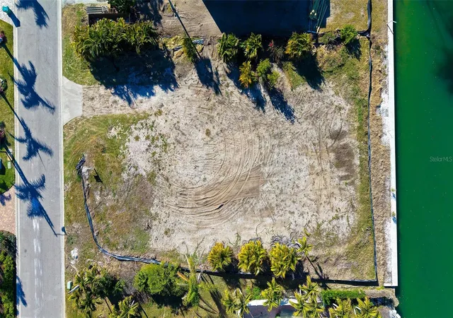 1st image of 721 Emerald Harbor Dr, Longboat Key, FL 34228 | MLS# A4681959