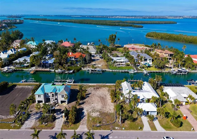 2nd image of 721 Emerald Harbor Dr, Longboat Key, FL 34228 | MLS# A4681959
