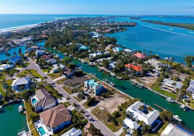 3rd image of 721 Emerald Harbor Dr, Longboat Key, FL 34228 | MLS# A4681959
