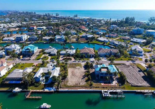 5th image of 721 Emerald Harbor Dr, Longboat Key, FL 34228 | MLS# A4681959
