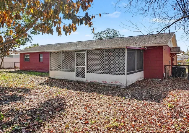 Photo 3 of Single family home for sale at 555 Thomas Jefferson Way, Orlando, FL 32809 | MLS# O6381251 | Listing updated on 2026-08-10