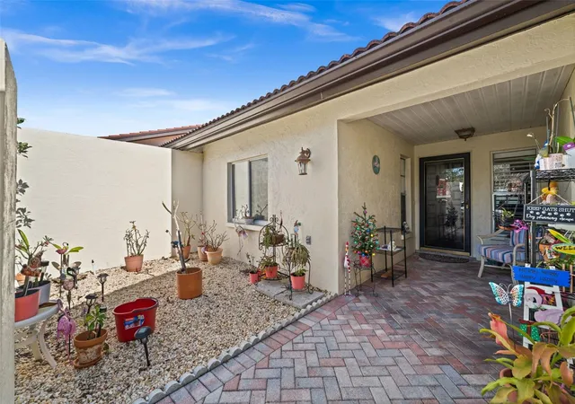 2nd image of 3709 Miguel Wy #8602, Sarasota, FL 34232 | MLS# A4681971