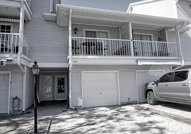 2nd image of 2051 Vis Del Sol Cir, LUTZ, FL 33558