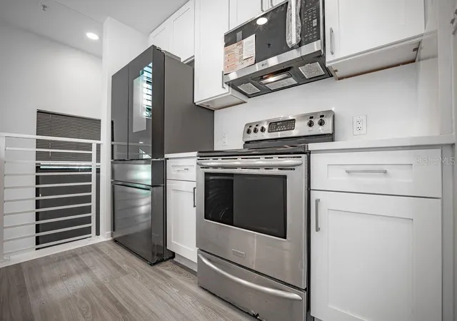 Photo 4 of Condo for sale at 460 E Jackson St #2, Orlando, FL 32801 | MLS# R4910697 | Listing updated on 2026-09-13