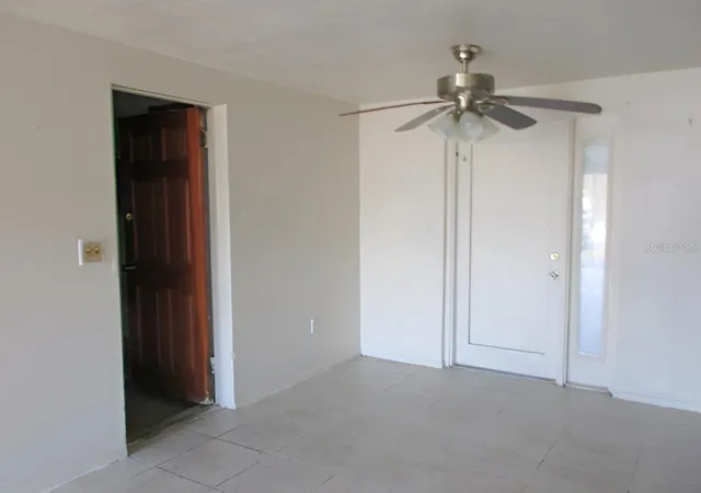 3rd image of 3024 Williamsburg St, Sarasota, FL 34231 | MLS# C7521739