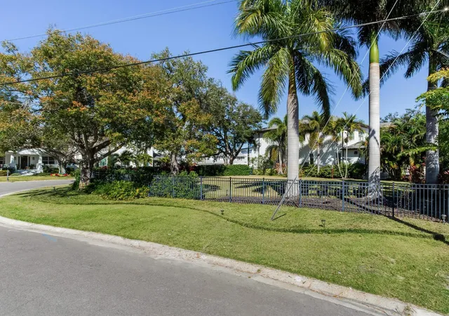 Homes for sale in Tampa, FL | 2501 S Dundee St, Tampa, FL 33629 | MLS# TB8474746