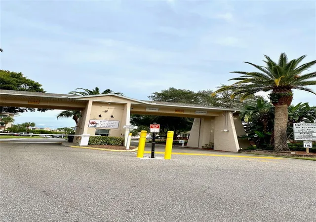 Homes for sale in St. Petersburg, FL | 10032 65Th Ave N, St. Petersburg, FL 33708