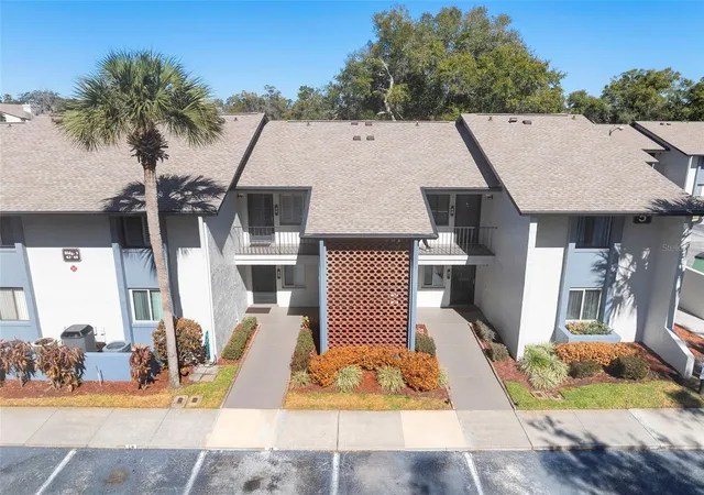 Photo 1 of Condo for sale at 5 Escondido Cir #46, Altamonte Springs, FL 32701 | MLS# O6381305 | Listing updated on 2026-10-04
