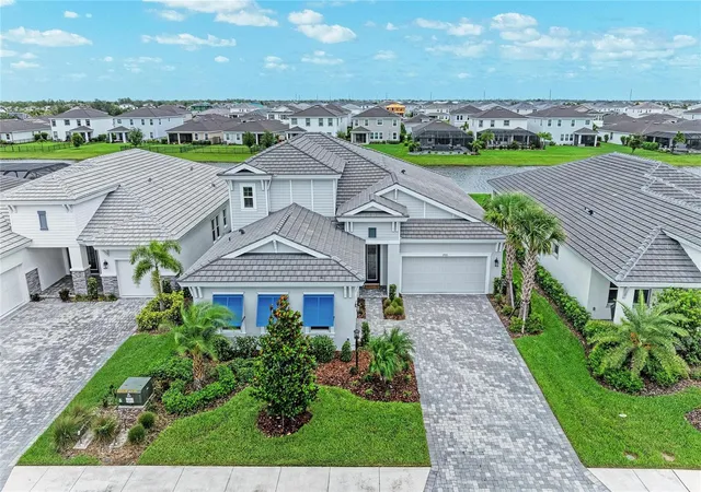 Homes for sale in Lakewood Ranch, FL | 17725 Roost Pl, Lakewood Ranch, FL 34211 | MLS# A4682012