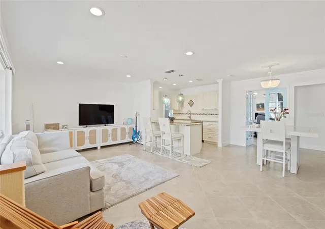 2nd image of 6725 Roxbury Dr, Sarasota, FL 34231 | MLS# A4682016
