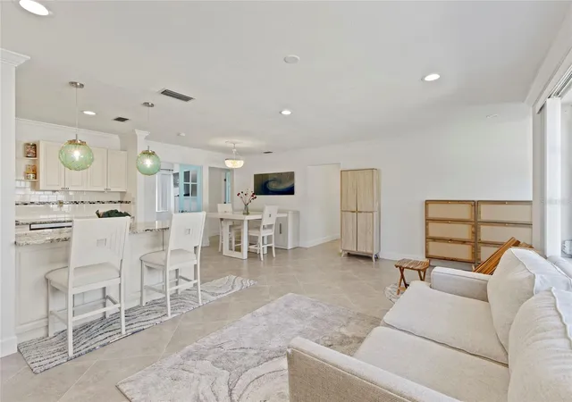 4th image of 6725 Roxbury Dr, Sarasota, FL 34231 | MLS# A4682016