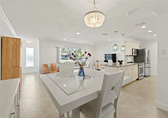 5th image of 6725 Roxbury Dr, Sarasota, FL 34231 | MLS# A4682016