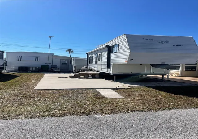 1st image of 39 Illinois St, Palmetto, FL 34221 | MLS# A4682021