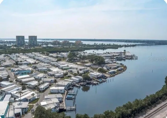 3rd image of 39 Illinois St, Palmetto, FL 34221 | MLS# A4682021