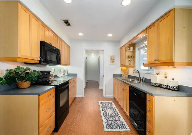 Photo 3 of Single family home for sale at 7220 SW 75th Street, Gainesville, FL 32608 | MLS# GC537411 | Listing updated on 2026-07-31