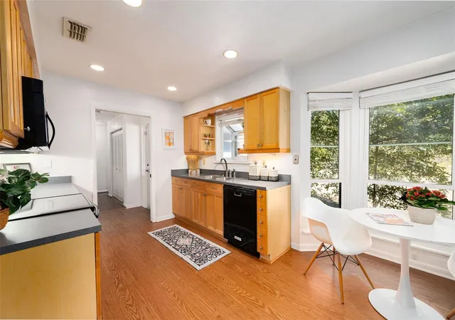 Photo 4 of Single family home for sale at 7220 SW 75th Street, Gainesville, FL 32608 | MLS# GC537411 | Listing updated on 2026-07-31