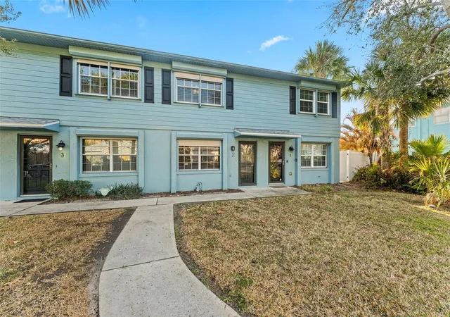 3rd image of 101 N Pine St #2, New Smyrna Beach, FL 32169 | MLS# NS1087331
