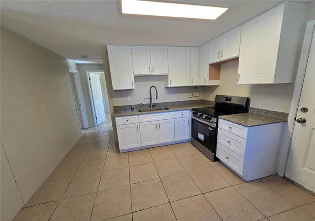 Homes for sale in Daytona Beach, FL | 554 Spruce St, Daytona Beach, FL 32114 | MLS# V4947279
