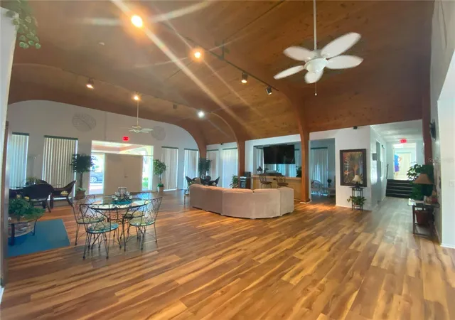 2nd image of 11485 Oakhurst Rd, LARGO, FL 33774