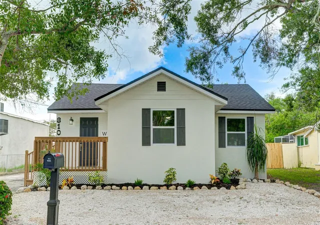 Photo 1 of Single family home for sale at 810 20th Avenue W, Bradenton, FL 34205 | MLS# A4682057 | Listing updated on 2026-08-28