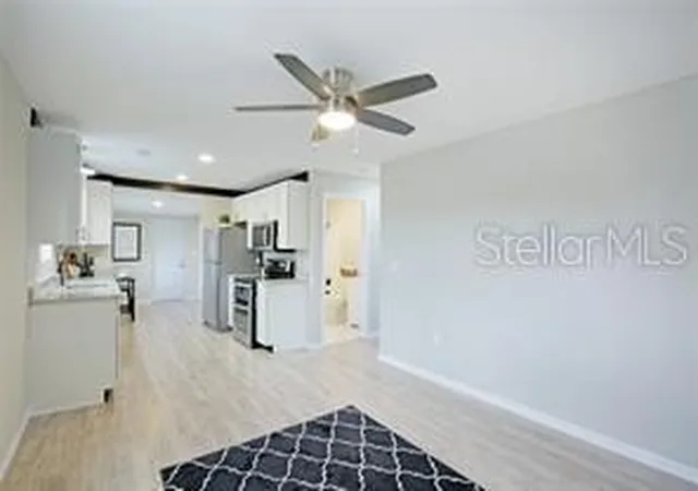 Photo 3 of Single family home for sale at 810 20th Avenue W, Bradenton, FL 34205 | MLS# A4682057 | Listing updated on 2026-08-28