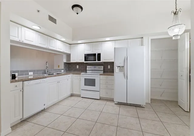 Homes for sale in Largo, FL | 960 Starkey Rd #2403, Largo, FL 33771 | MLS# TB8474934