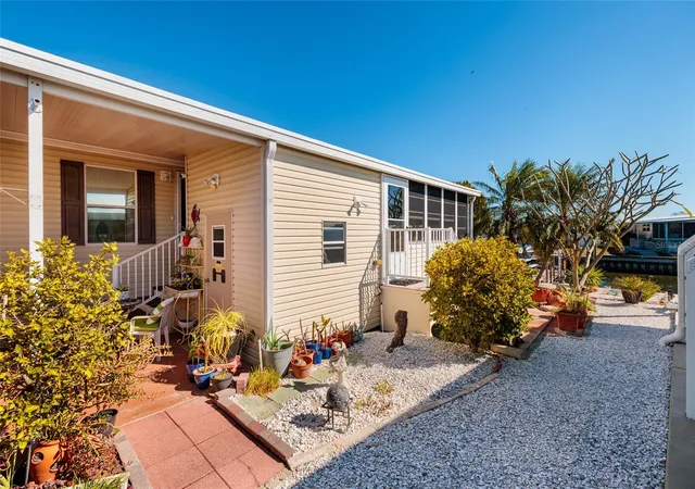 2nd image of 134 Americana Ct Ne #216, St Petersburg, FL 33702 | MLS# TB8474949