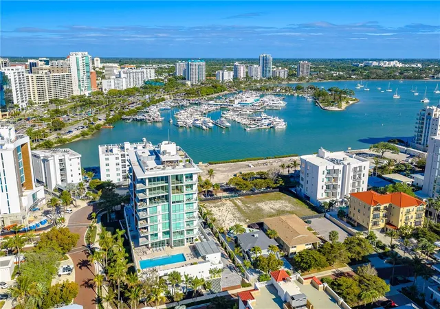 4th image of 111 Golden Gate Pt #701, Sarasota, FL 34236 | MLS# A4682068