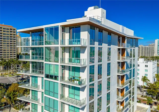 Listing Photo 5 - Condo for sale in building located at 111 Golden Gate Pt, Sarasota, FL 34236 - Unit #701
