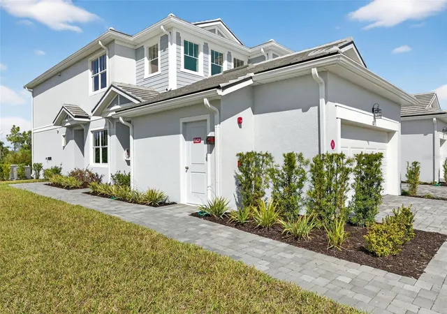 Photo 3 of Sale Pending at 17375 Moonflower Dr #101, Venice, FL 34293 | MLS# TB8475009 | Listing updated on 2026-09-21