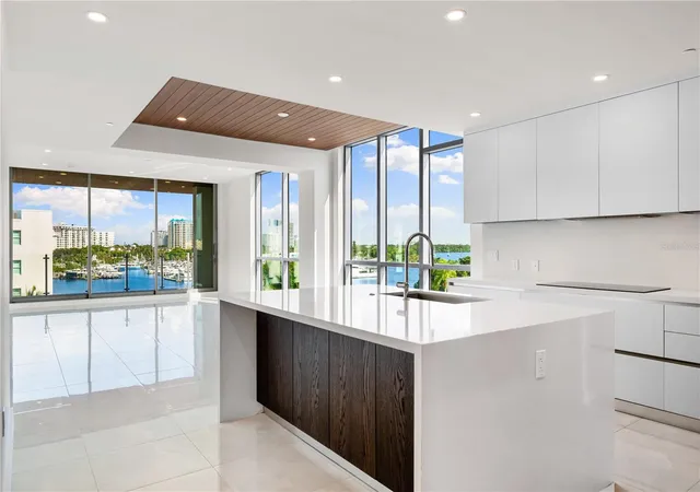 4th image of 111 Golden Gate Pt #403, Sarasota, FL 34236 | MLS# A4682088