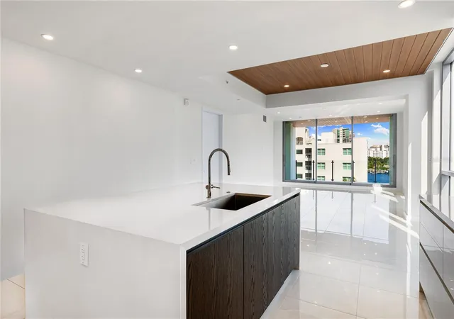 5th image of 111 Golden Gate Pt #403, Sarasota, FL 34236 | MLS# A4682088