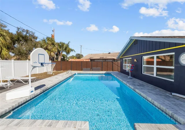 2nd image of 3340 Sunset Beach Dr, Venice, FL 34293 | MLS# N6142912