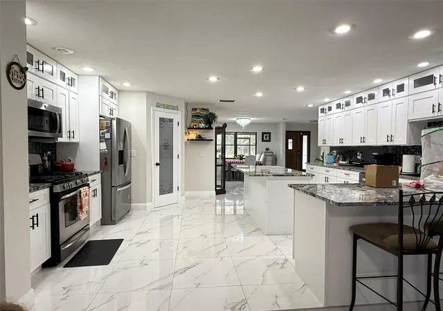4th image of 1815 Ewell Rd, Lakeland, FL 33811 | MLS# TB8475065