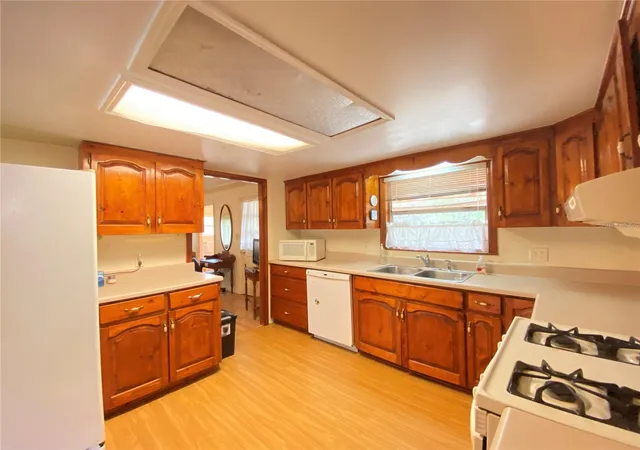 5th image of 15213 Nw 31St Ter, Gainesville, FL 32609 | MLS# GC537435