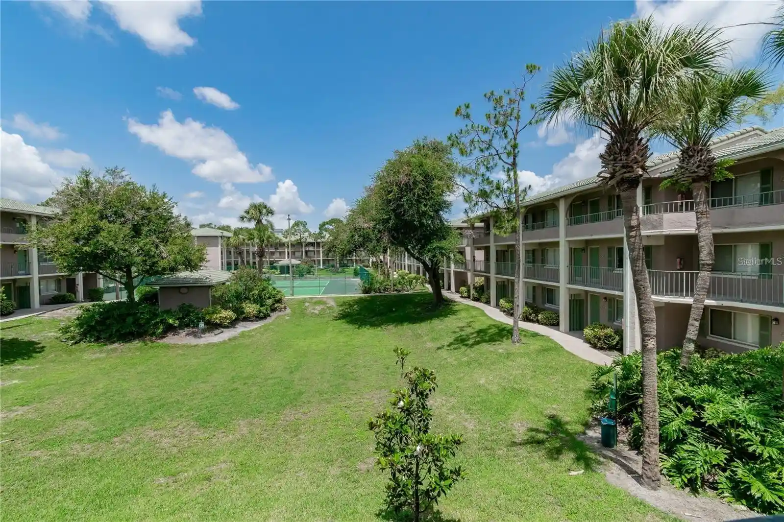 Listing Photo 2 - Condo for sale in 139 Oyster Bay Cir located at 139 Oyster Bay Cir, Altamonte Springs, FL 32701 - Unit #200