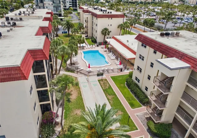 Photo 3 of Condo for sale at 915 Beach Rd #318, Siesta Key, FL 34242 | MLS# A4682116 | Listing updated on 2026-09-18