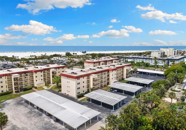 Homes for sale in Sarasota, FL | 915 Beach Rd #318, Sarasota, FL 34242 | MLS# A4682116