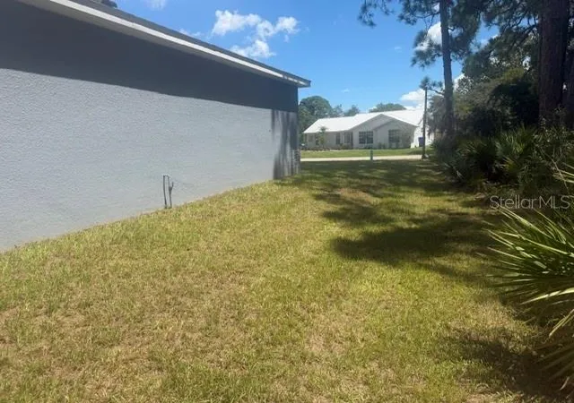 Photo 3 of Single family home for sale at 1013 Aston Martin Dr, Sebring, FL 33872 | MLS# S5143635 | Listing updated on 2026-09-08