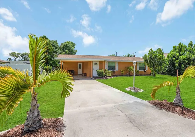 1st image of 3035 Shamrock Dr, Venice, FL 34293 | MLS# A4682132