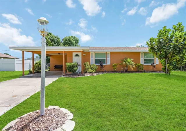 Photo 3 of Single family home for sale at 3035 Shamrock Dr, Venice, FL 34293 | MLS# A4682132 | Listing updated on 2026-08-16